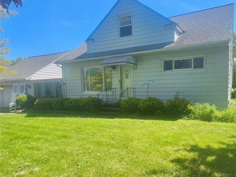 10481 Briar Hill Drive , Kirtland, OH 44094 Photo 2