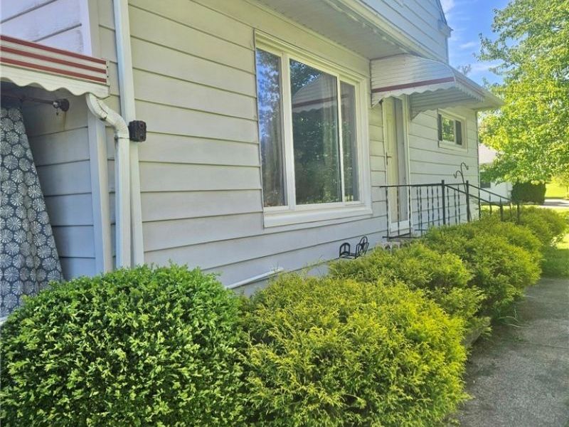 10481 Briar Hill Drive , Kirtland, OH 44094 Photo 5