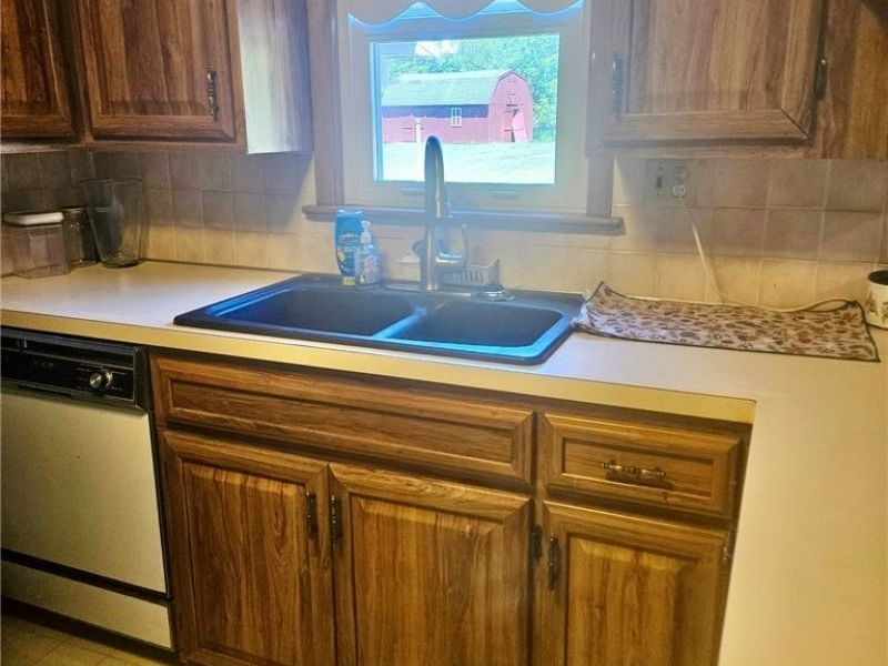 10481 Briar Hill Drive, Kirtland, OH 44094 Photo 9