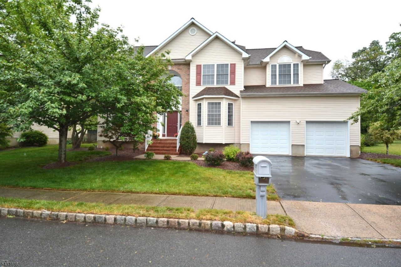22 Muirhead Ct, Montgomery, NJ 08502 Main Photo