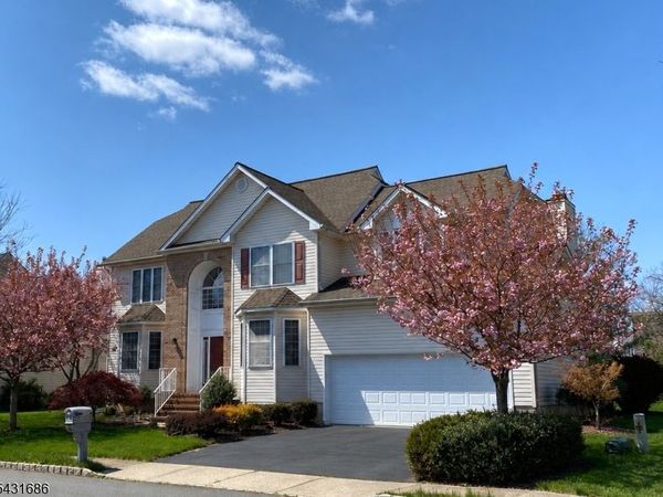 22 Muirhead Ct, Montgomery, NJ 08502
