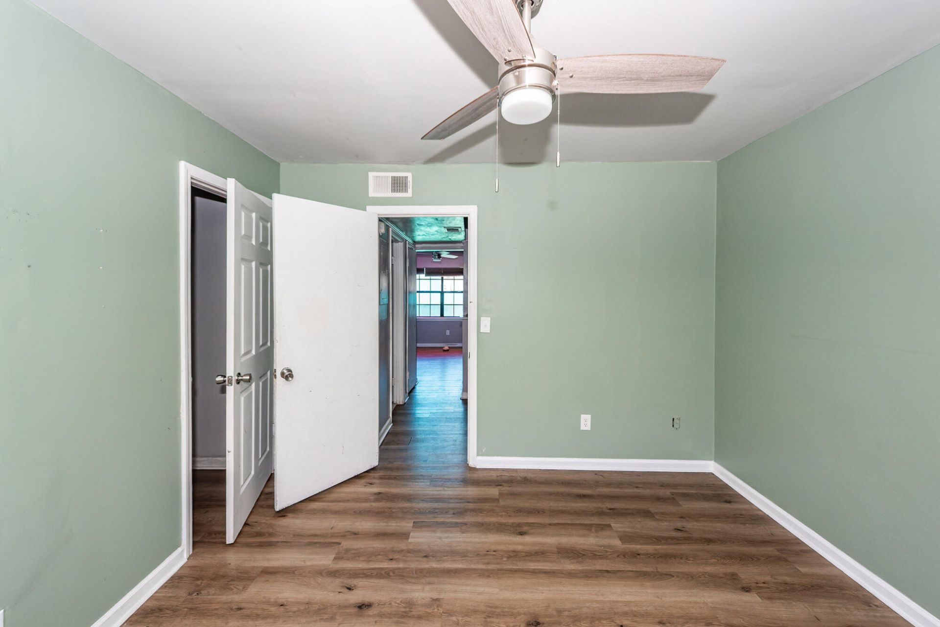 6601 Dorchester Road Photo 12