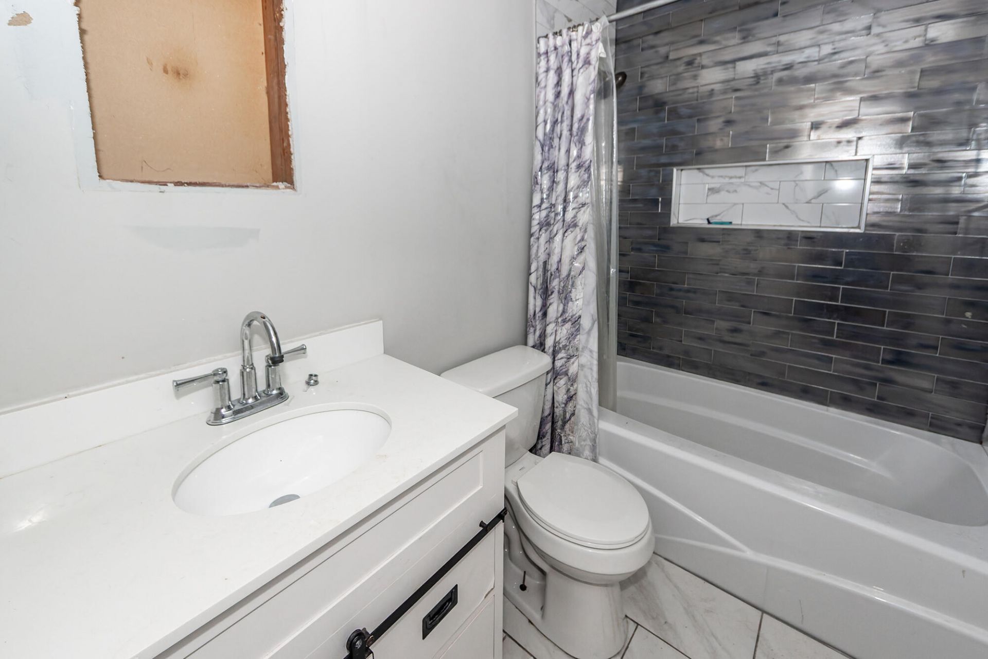 6601 Dorchester Road Photo 13
