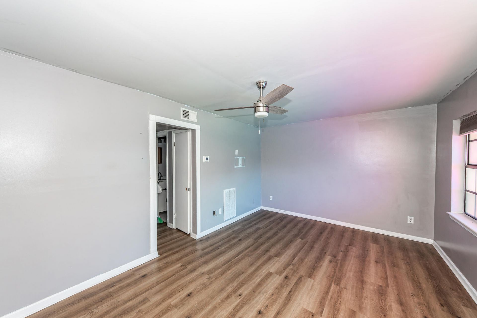 6601 Dorchester Road Photo 3