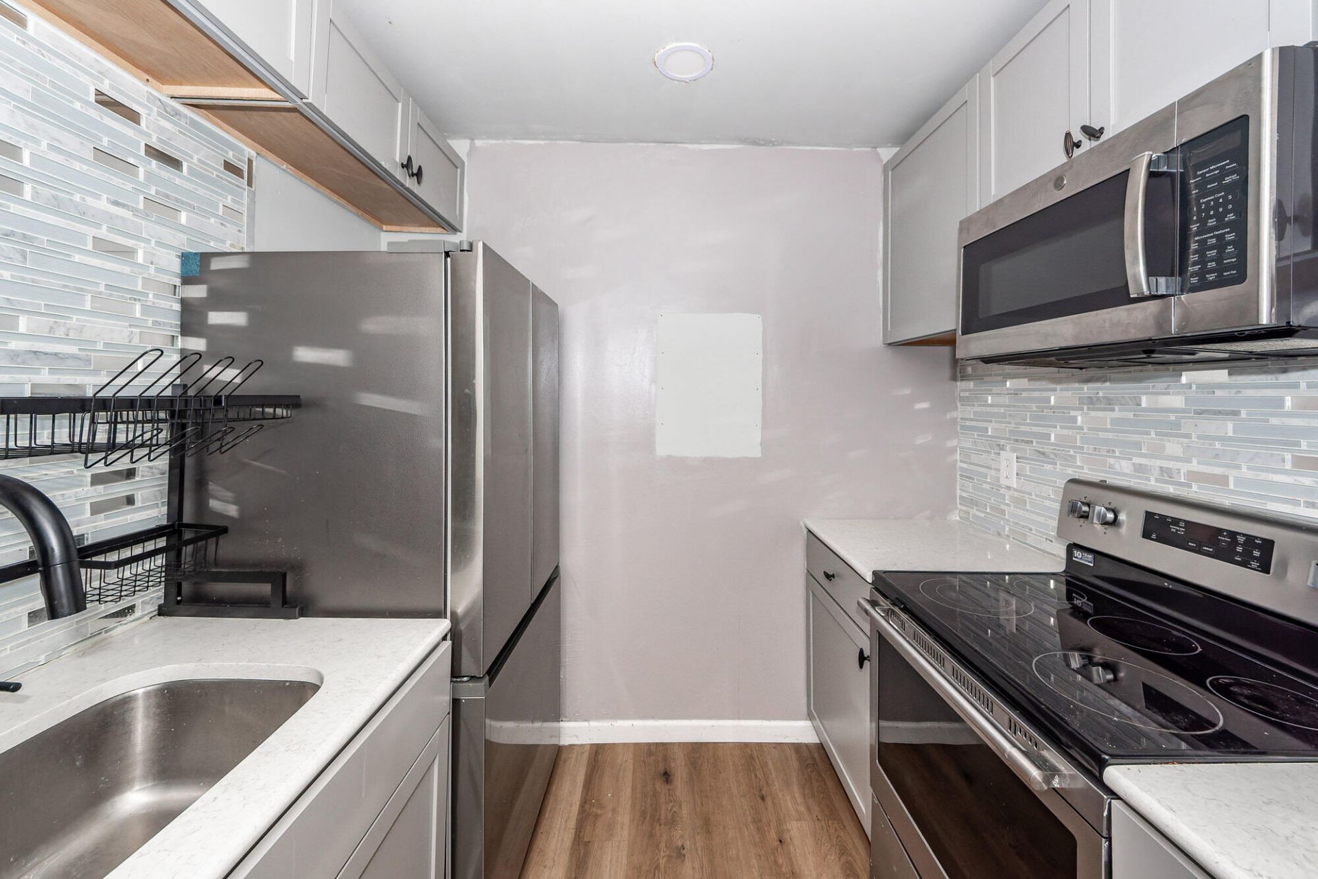 6601 Dorchester Road Photo 7