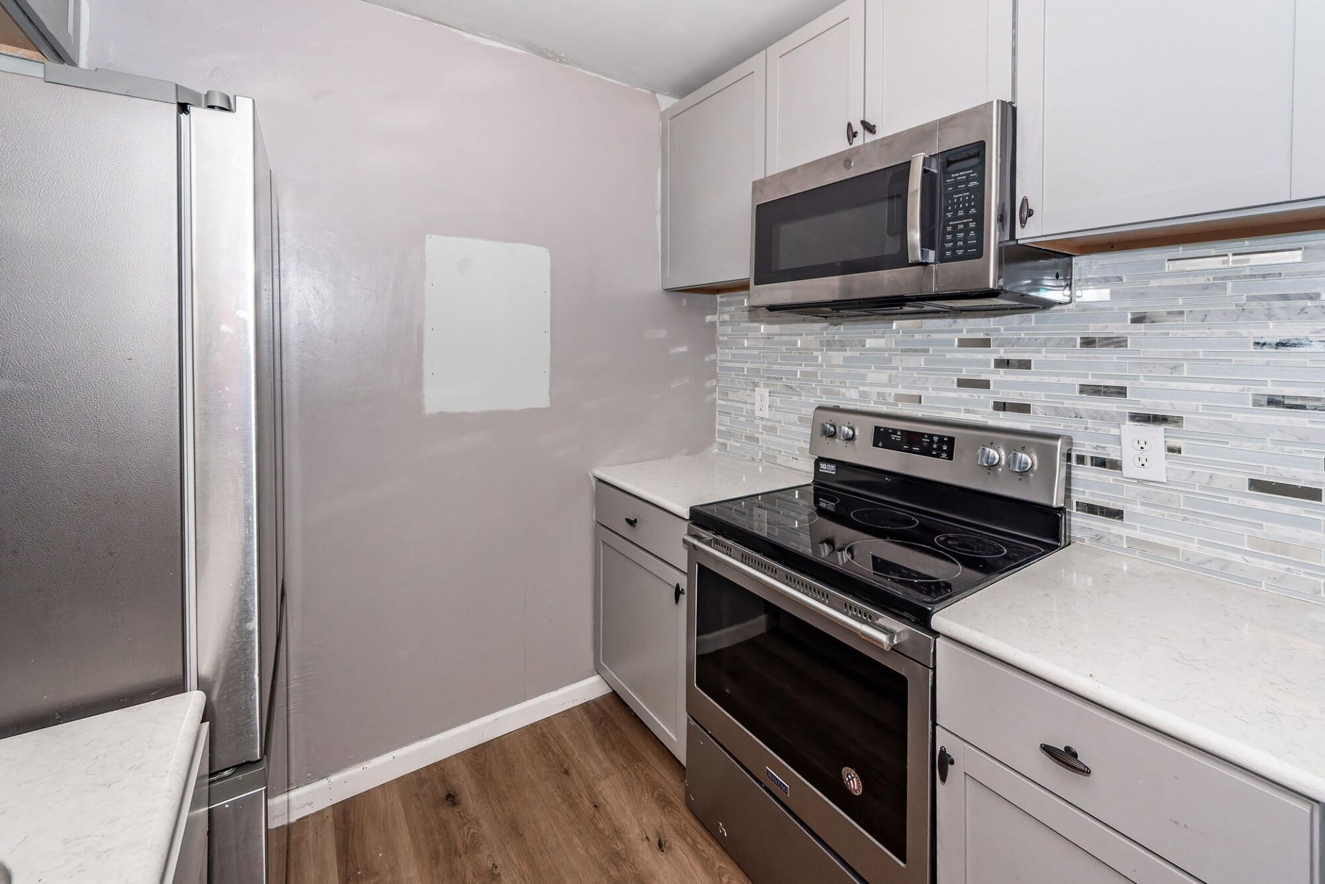 6601 Dorchester Road Photo 9