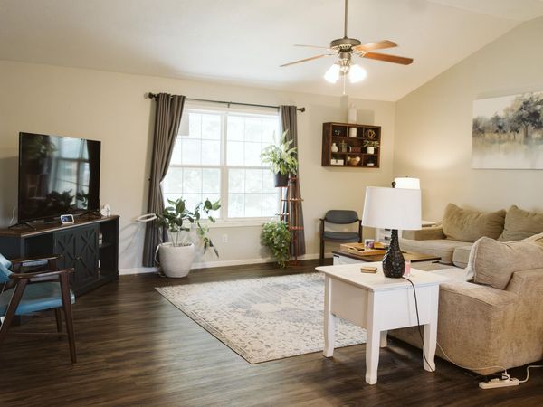 1637 E 541st Road , Brighton, MO 65617