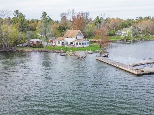 45586 Lois Lane , Wellesley Island, NY 13640