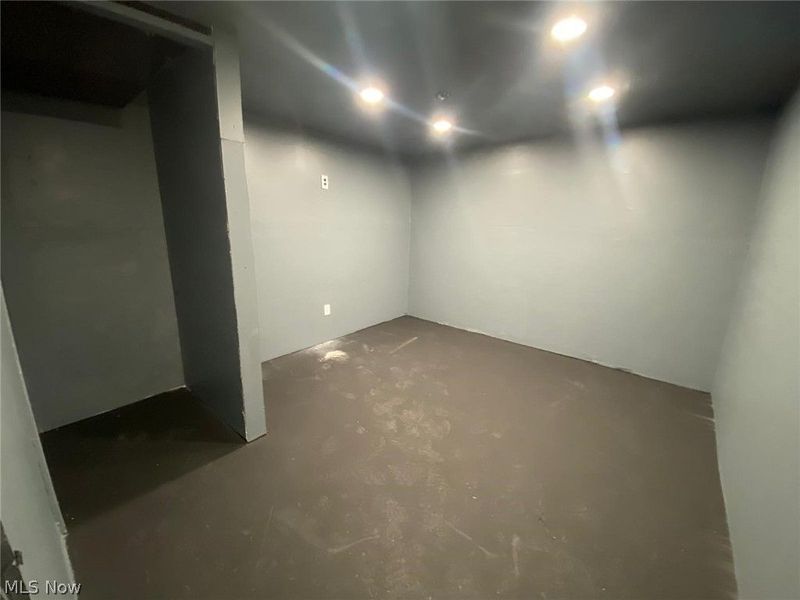 14726 Puritas Avenue, Cleveland, OH 44135 Photo 34