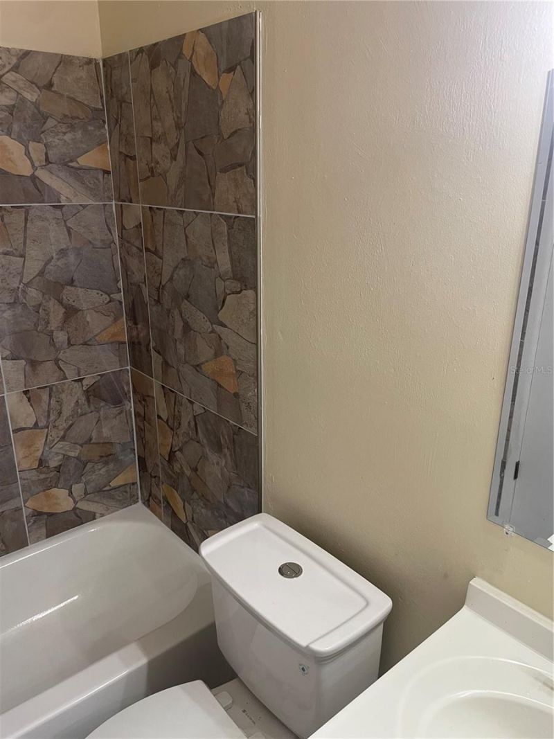 613 61st Avenue Terrace E, Unit 613, Bradenton, FL 34203 Photo