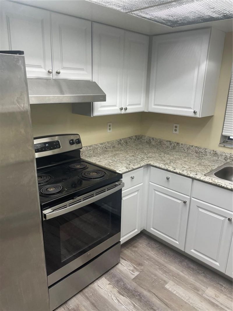 613 61st Avenue Terrace E, Unit 613, Bradenton, FL 34203 Photo