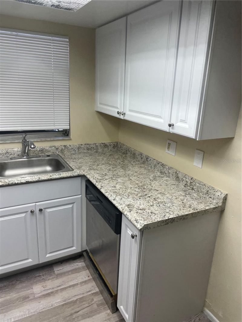 613 61st Avenue Terrace E, Unit 613, Bradenton, FL 34203 Photo