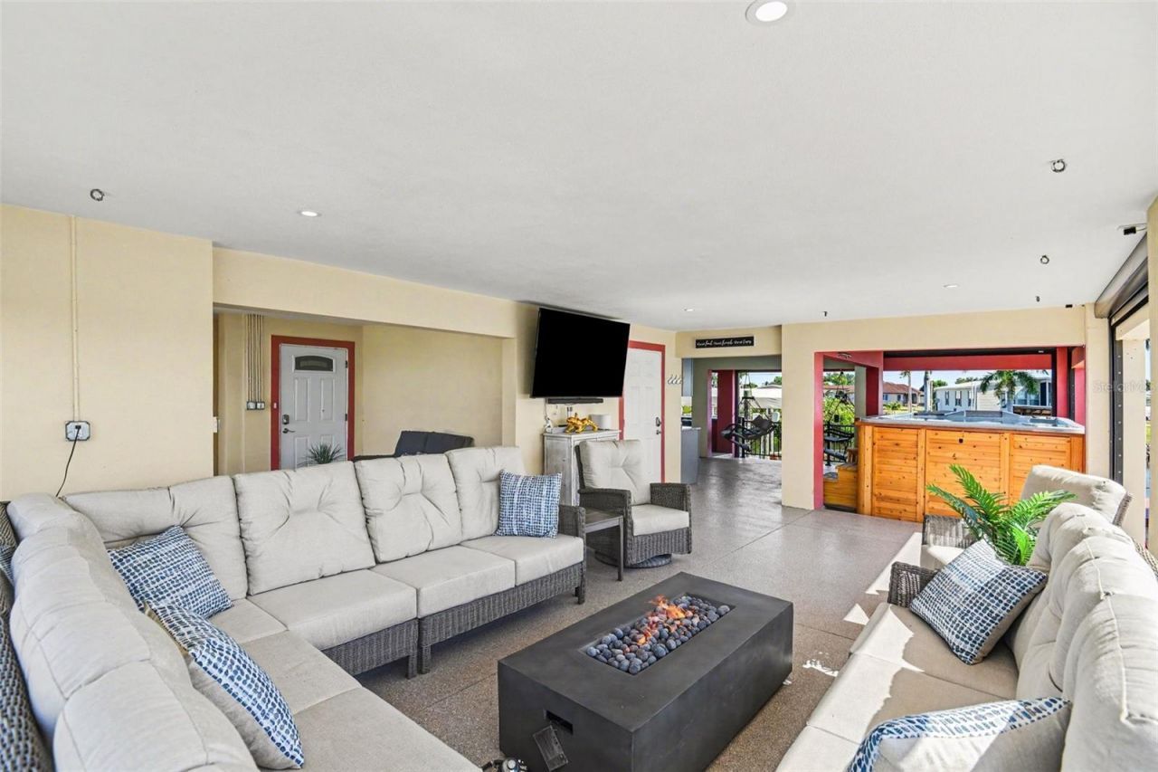 604 Tahiti Court, Punta Gorda, FL 33950 Photo