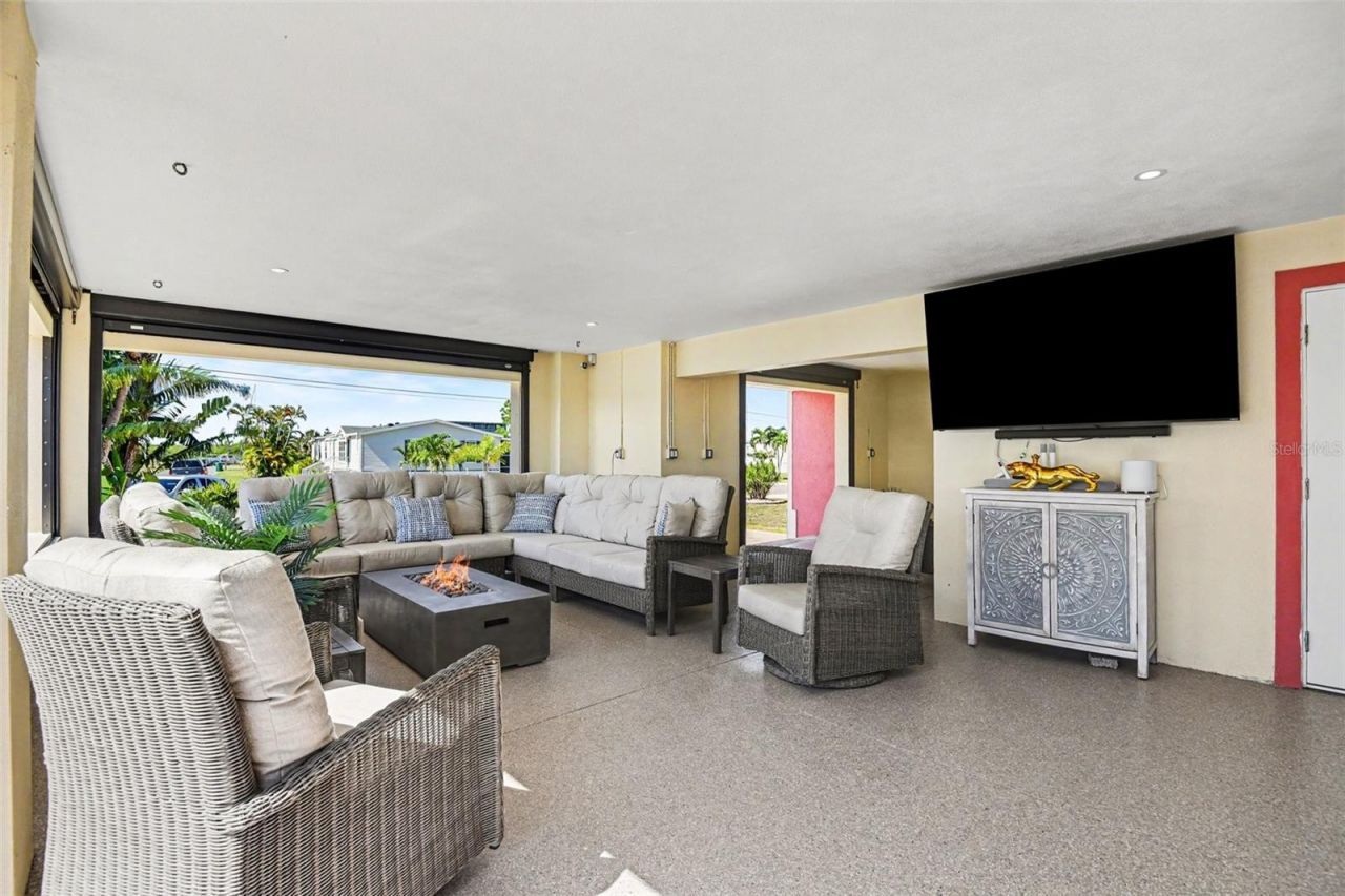 604 Tahiti Court, Punta Gorda, FL 33950 Photo