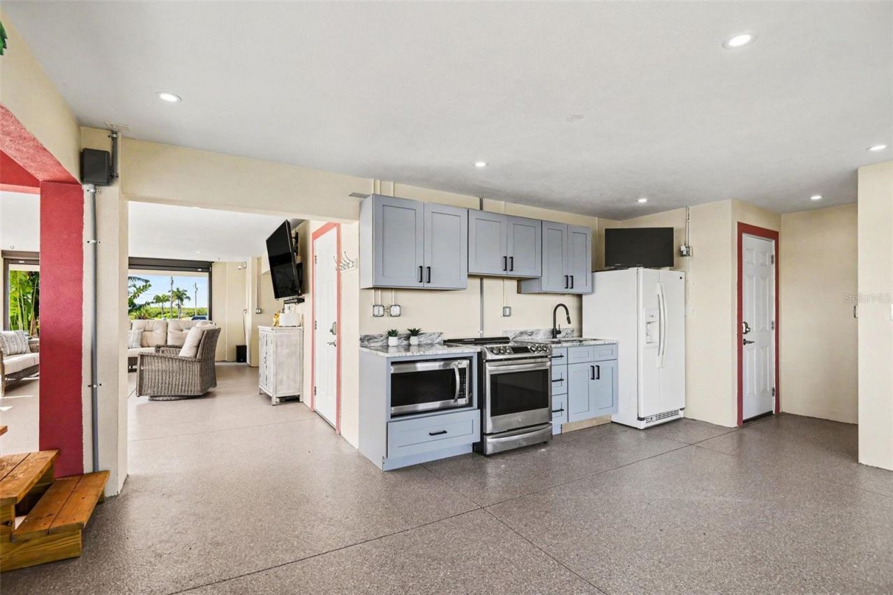 604 Tahiti Court, Punta Gorda, FL 33950 Photo
