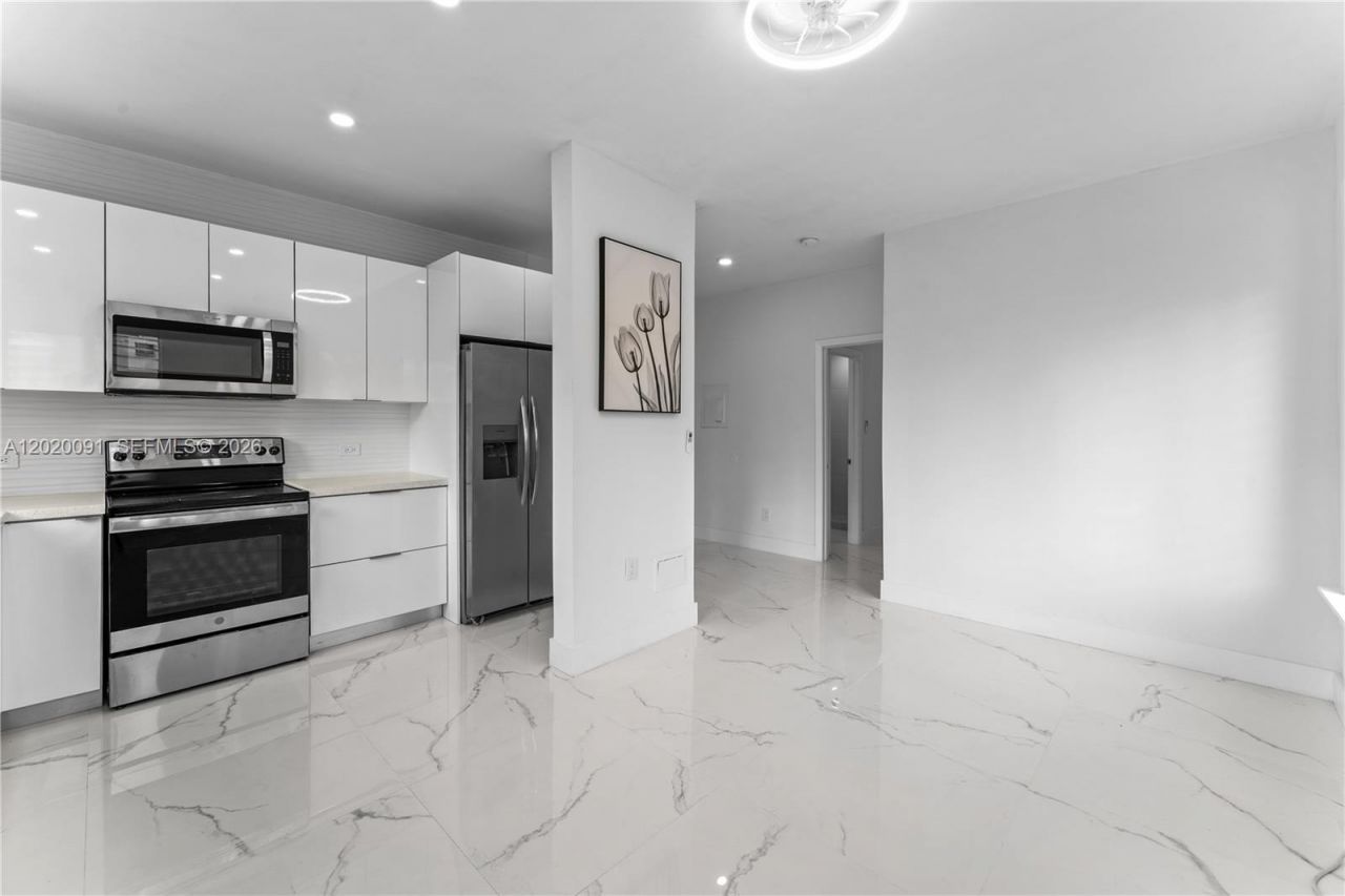 842 Meridian Ave , Unit 2D, Miami Beach, FL 33139 Photo