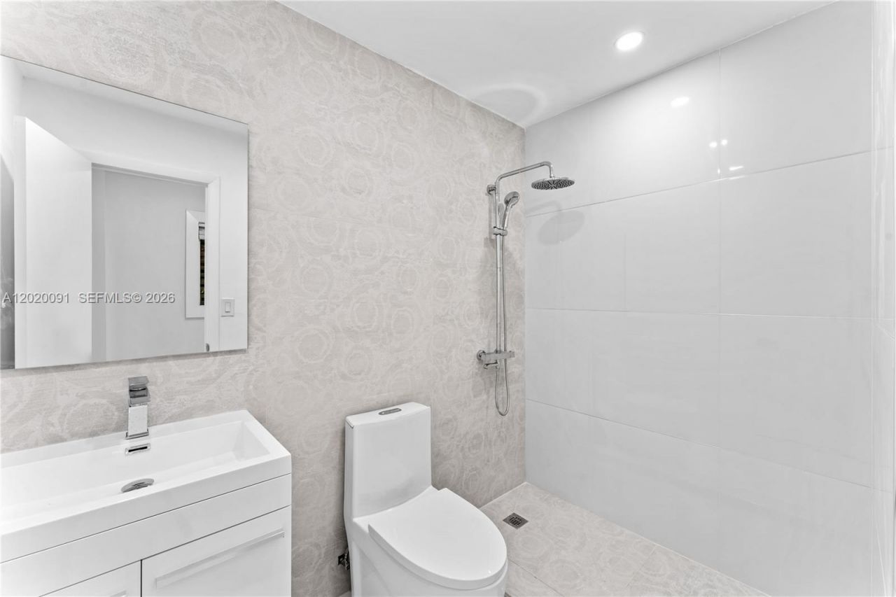 842 Meridian Ave , Unit 2D, Miami Beach, FL 33139 Photo