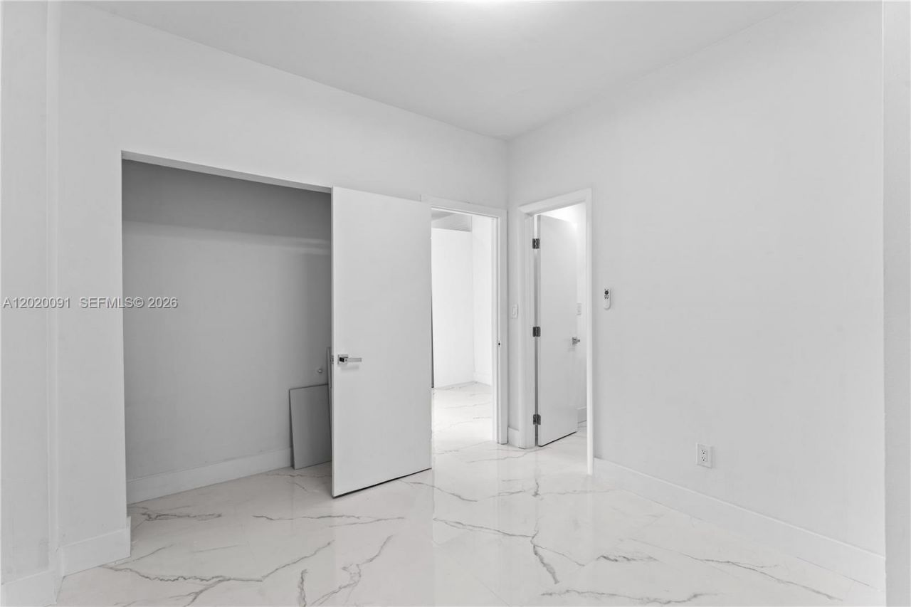 842 Meridian Ave , Unit 2D, Miami Beach, FL 33139 Photo