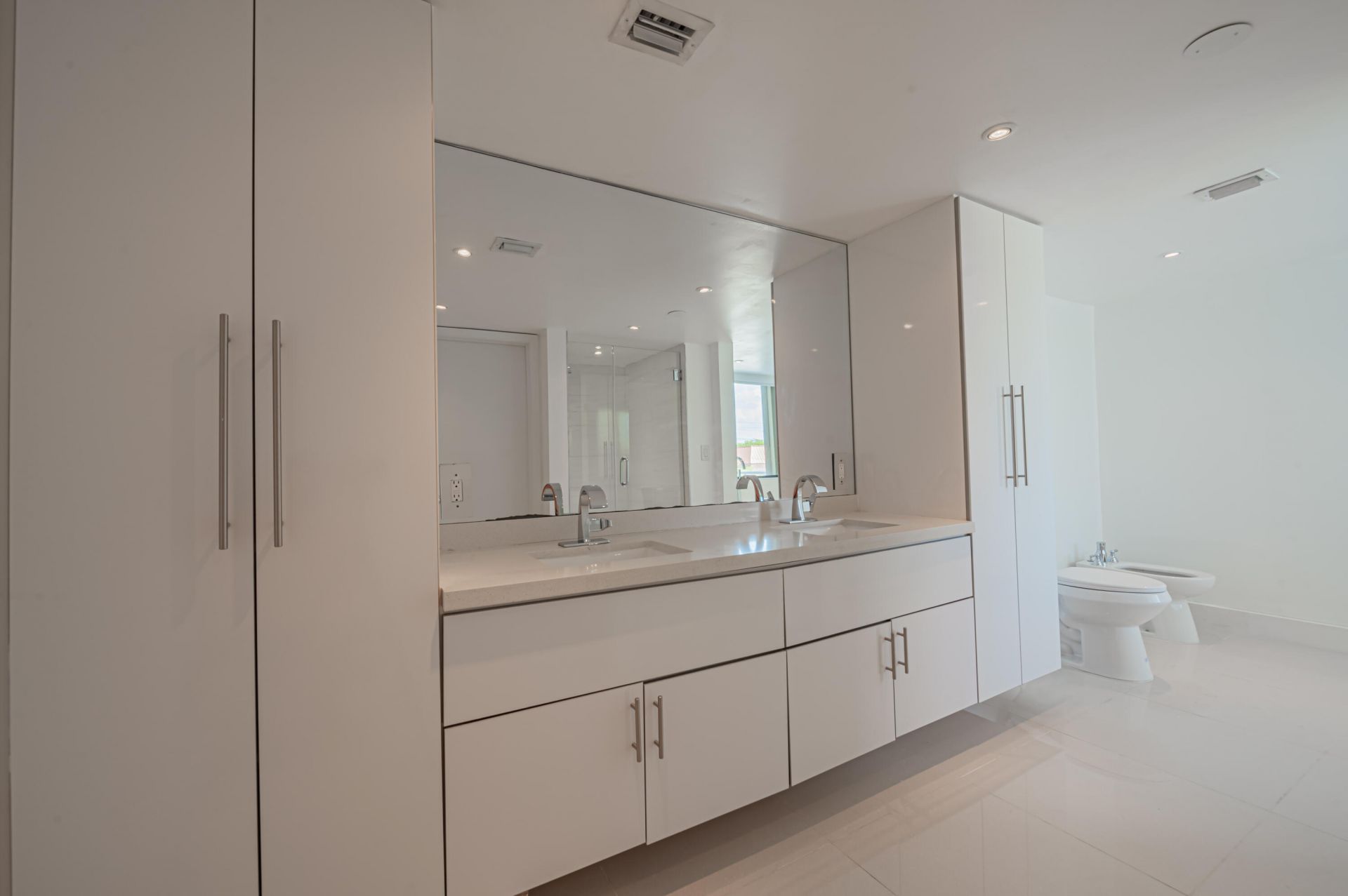 468 Golden Isles Drive, Unit 202, Hallandale Beach, FL 33009 Photo