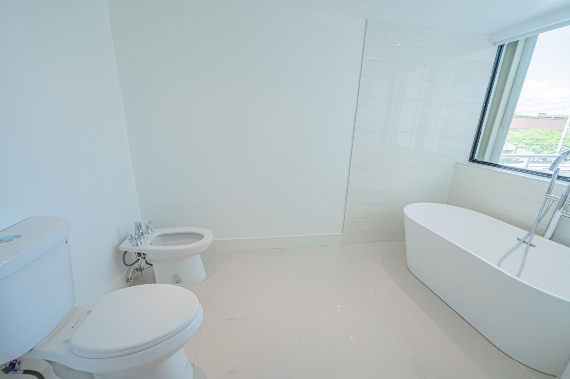 468 Golden Isles Drive, Unit 202, Hallandale Beach, FL 33009 Photo