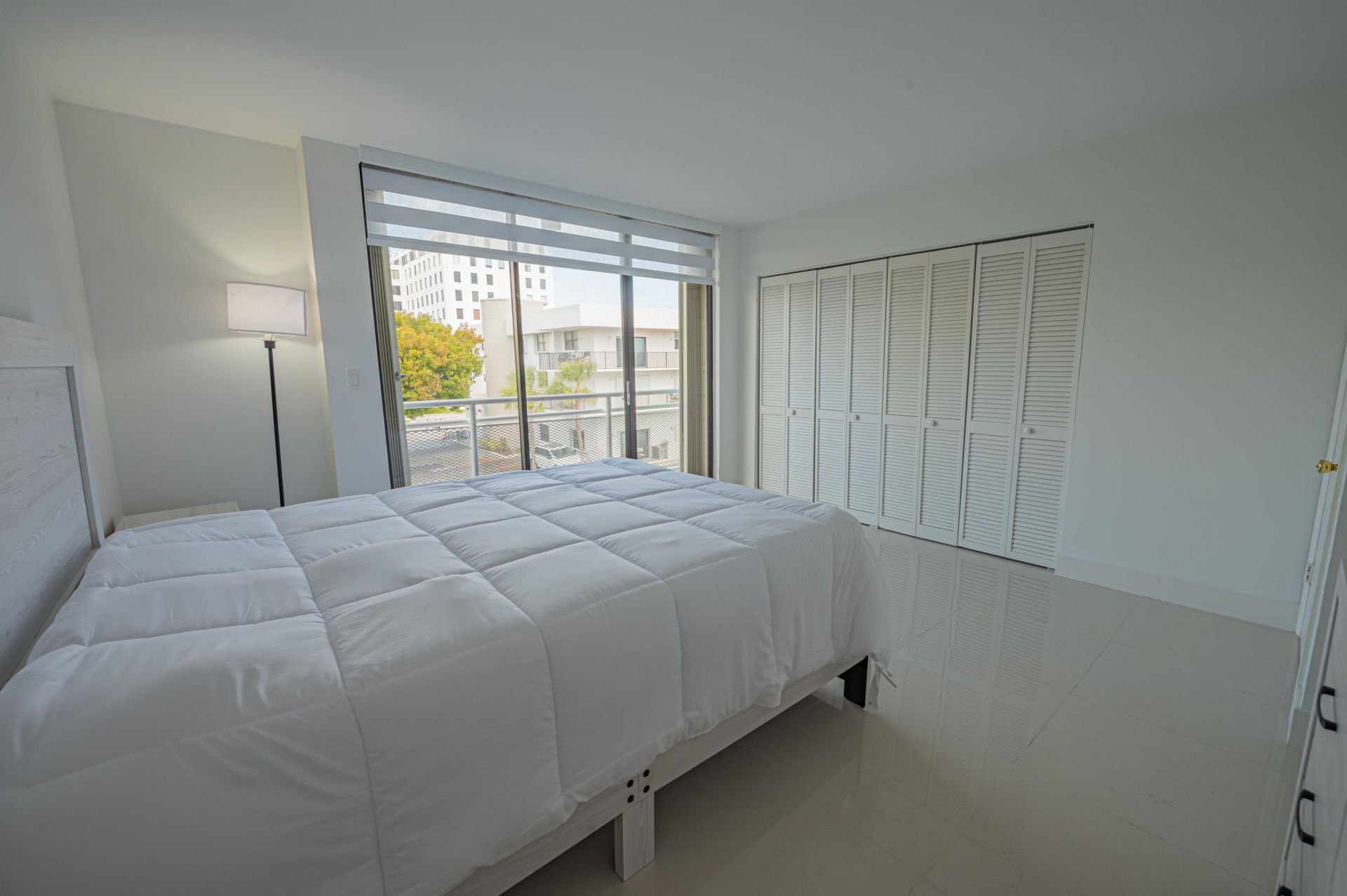 468 Golden Isles Drive, Unit 202, Hallandale Beach, FL 33009 Photo