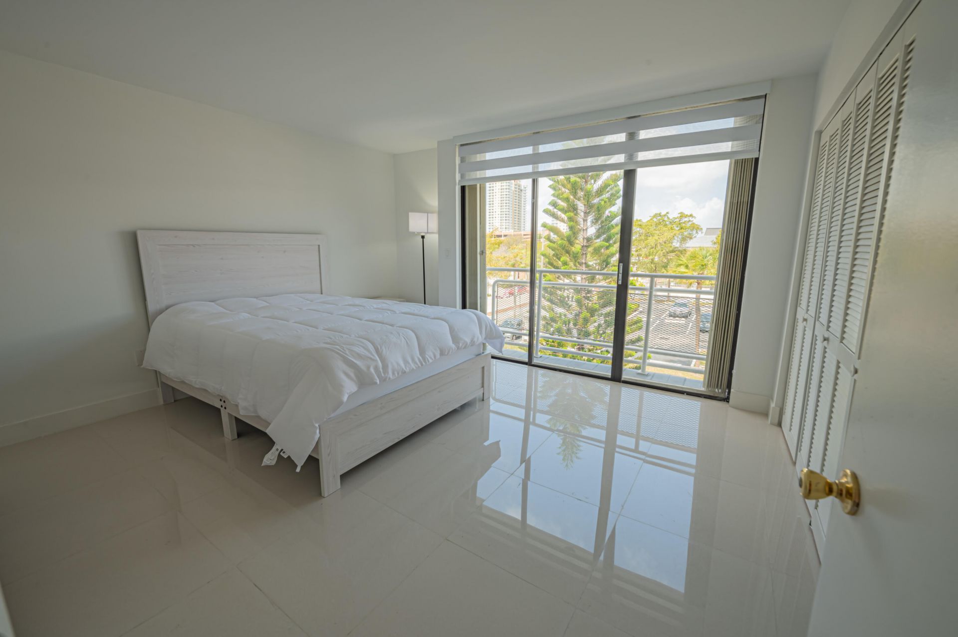 468 Golden Isles Drive, Unit 202, Hallandale Beach, FL 33009 Photo