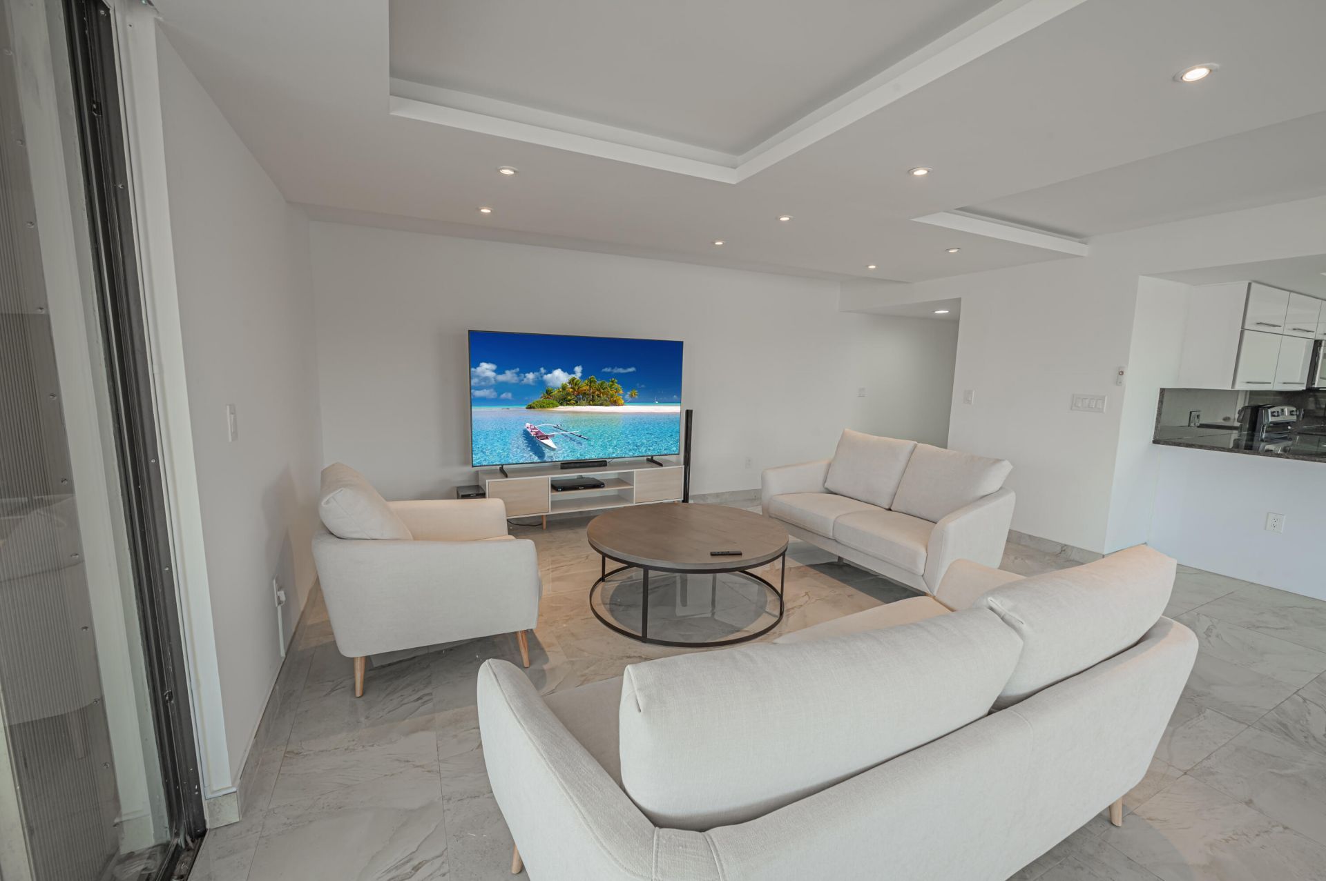468 Golden Isles Drive, Unit 202, Hallandale Beach, FL 33009 Photo