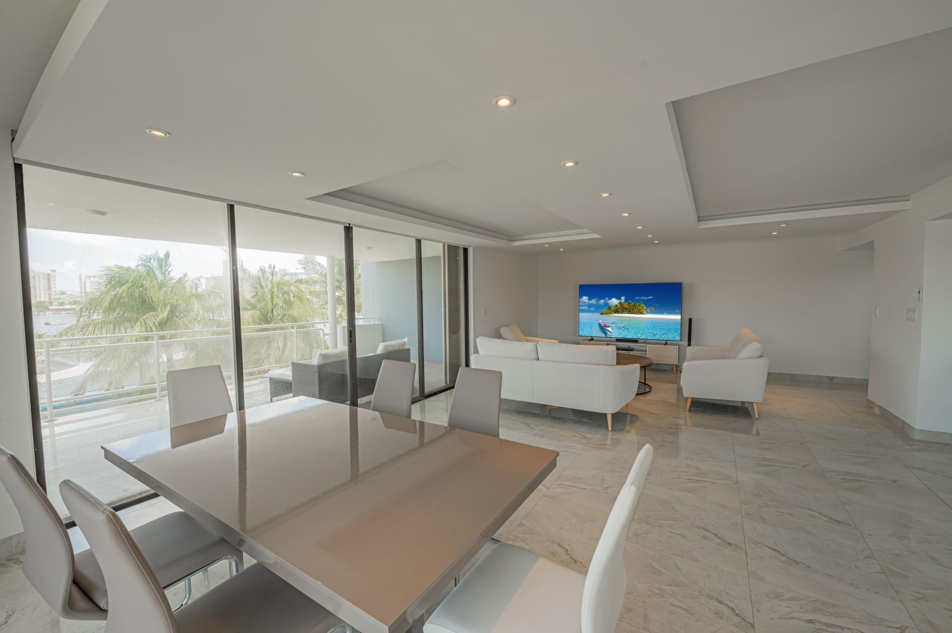 468 Golden Isles Drive, Unit 202, Hallandale Beach, FL 33009 Photo