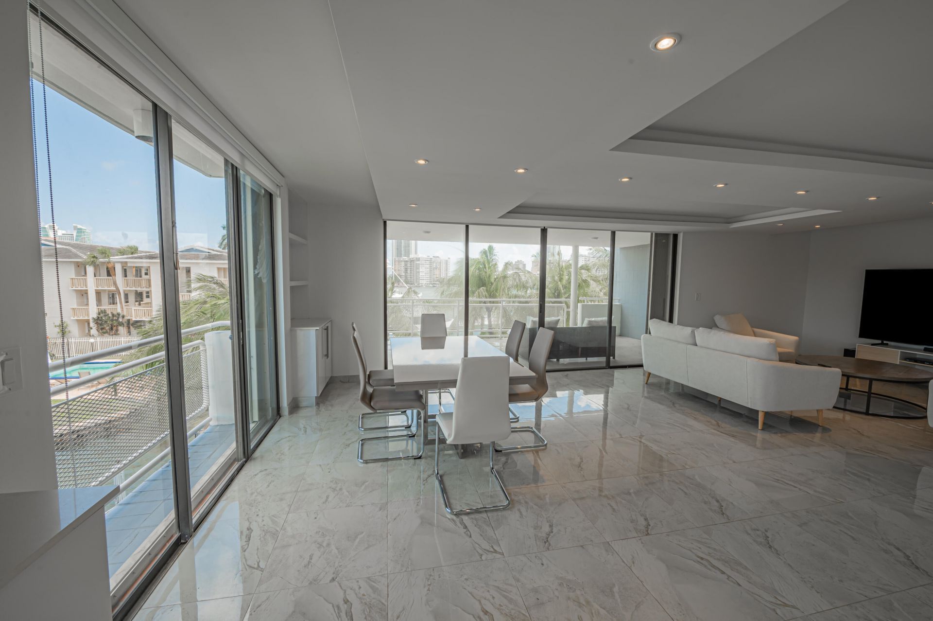 468 Golden Isles Drive, Unit 202, Hallandale Beach, FL 33009 Photo