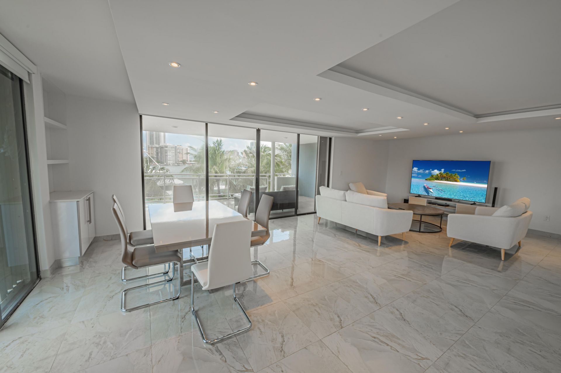 468 Golden Isles Drive, Unit 202, Hallandale Beach, FL 33009 Photo