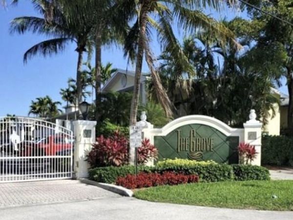 2660 NE 8th Avenue, Unit 302, Wilton Manors, FL 33334