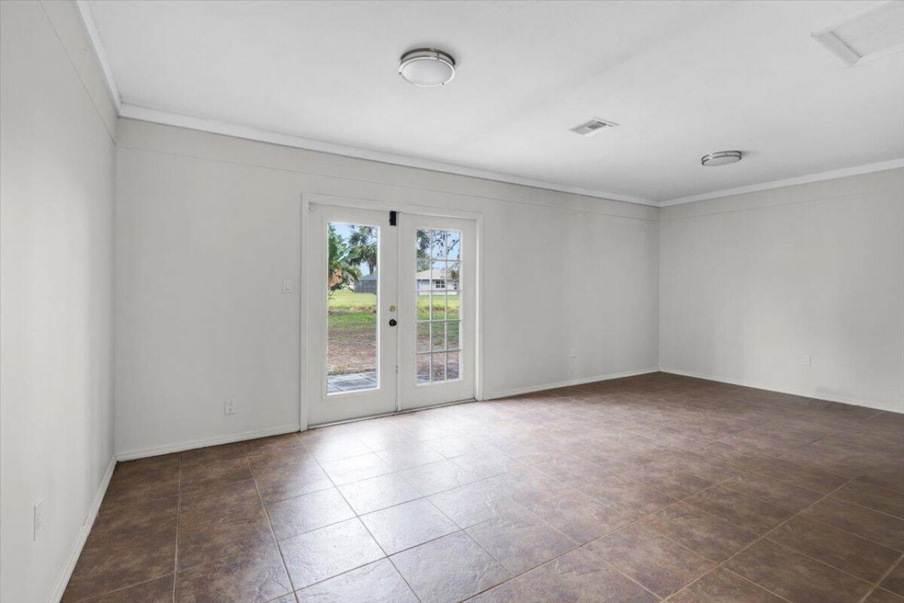 1097 SW Mcdevitt Avenue, Port Saint Lucie, FL 34953 Photo