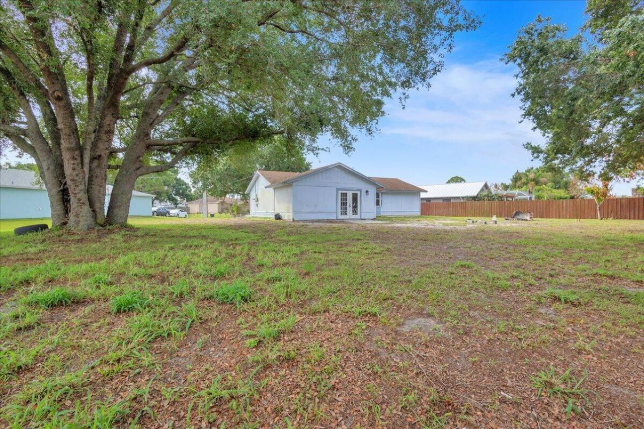 1097 SW Mcdevitt Avenue, Port Saint Lucie, FL 34953 Photo