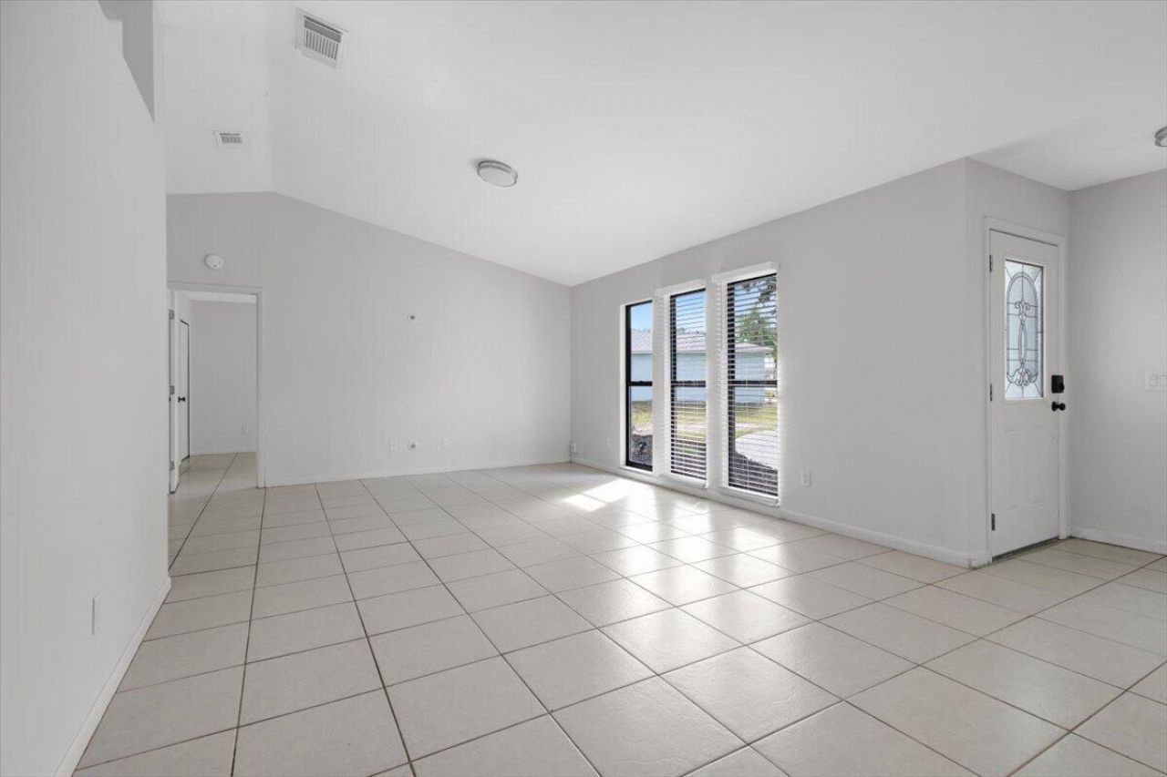 1097 SW Mcdevitt Avenue, Port Saint Lucie, FL 34953 Photo