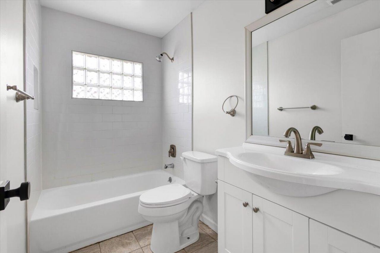 1097 SW Mcdevitt Avenue, Port Saint Lucie, FL 34953 Photo