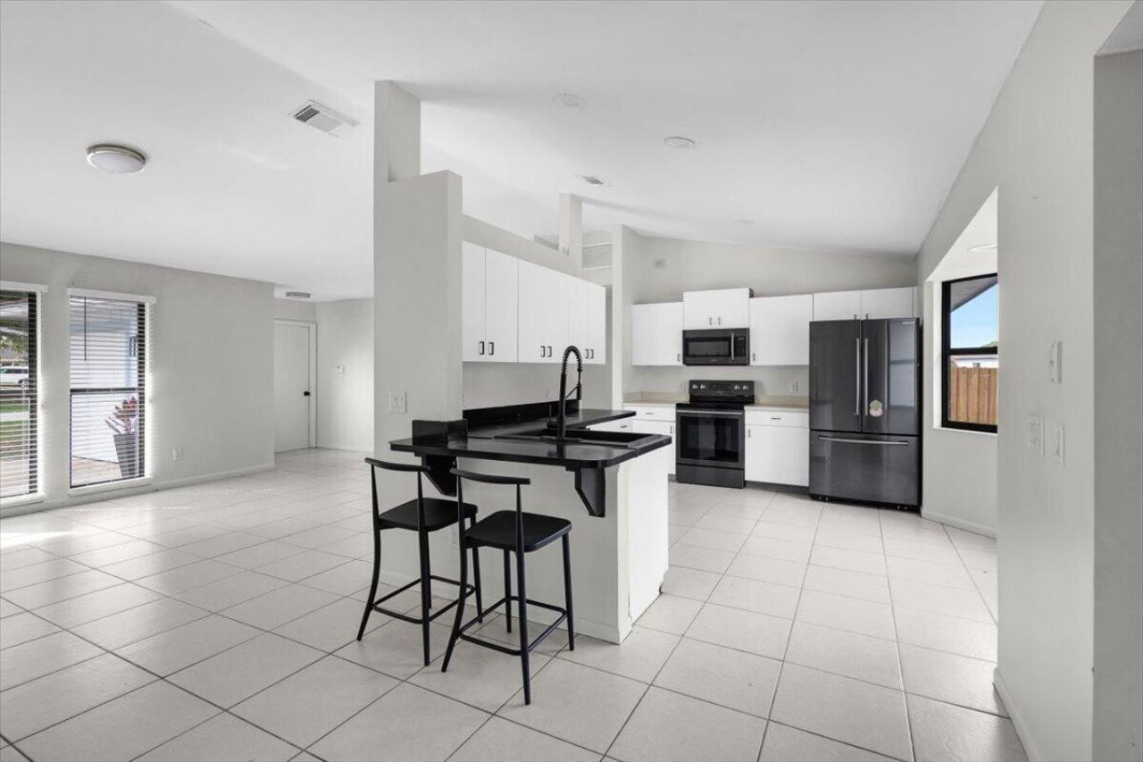 1097 SW Mcdevitt Avenue, Port Saint Lucie, FL 34953 Photo