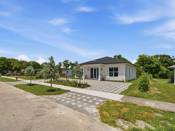 1705 NW 15th Street, Fort Lauderdale, FL 33311