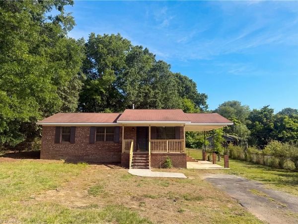 909 Short Street , Burlington, NC 27217