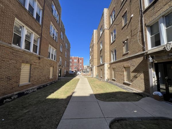 1705 W Albion Avenue , Unit 3, Chicago, IL 60626