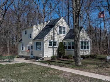 1112 17th Street, Marysville, MI 48040