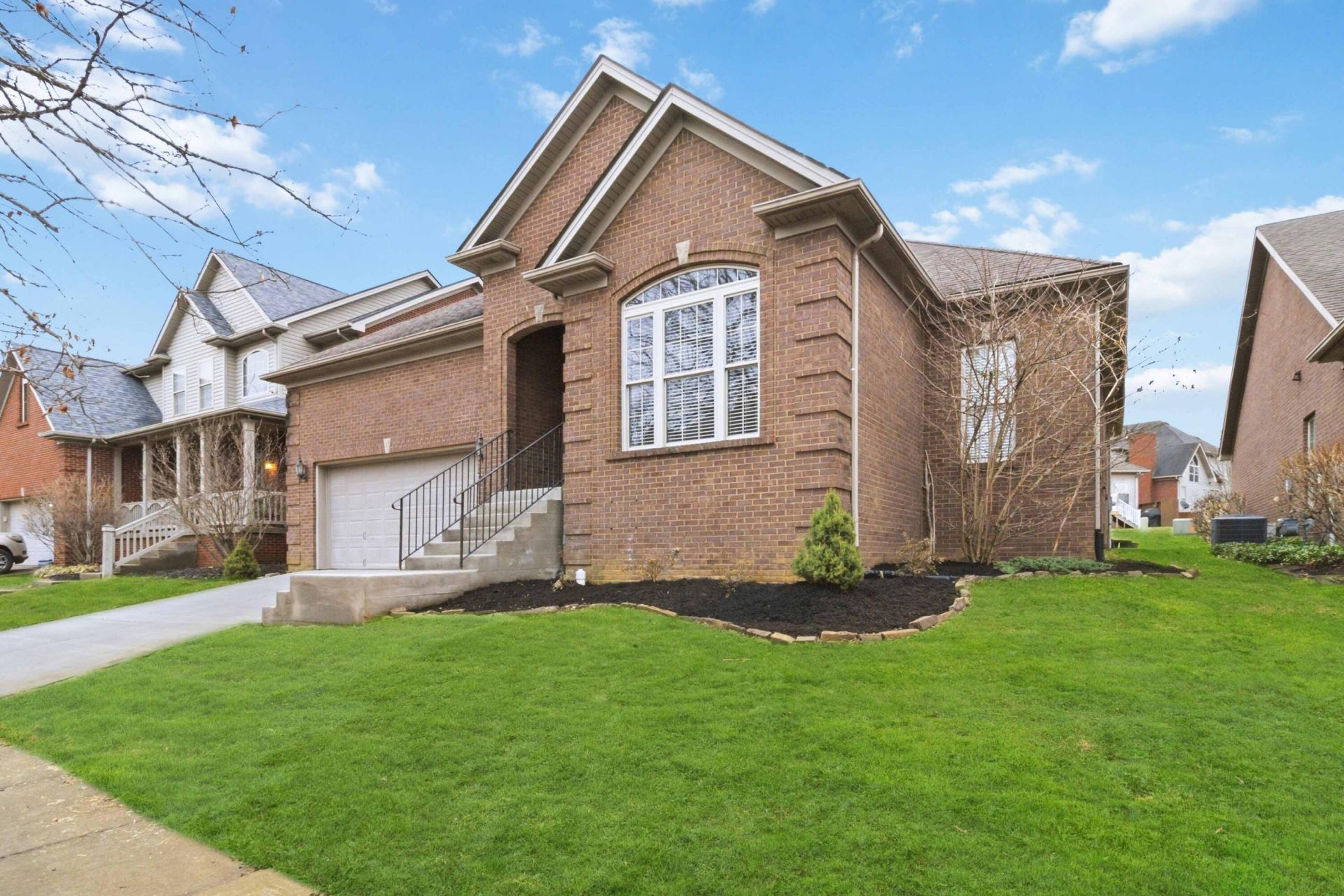 824 Livania Lane, Lexington, KY 40509 Main Photo