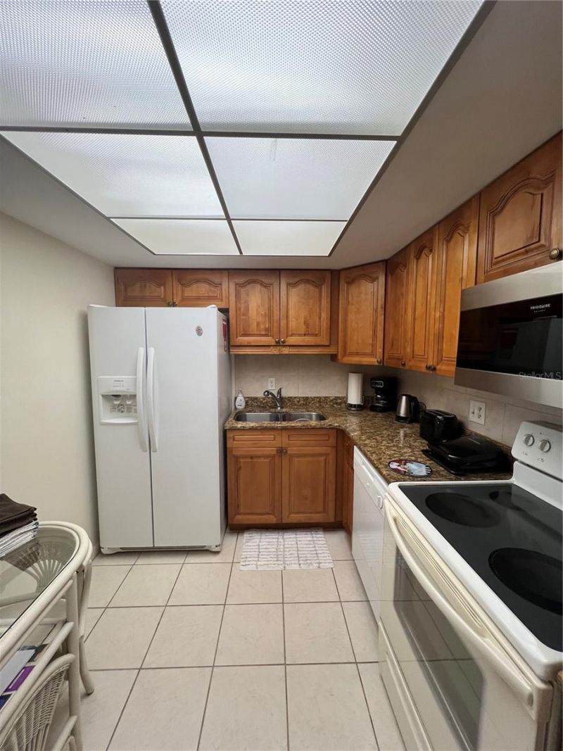 4900 Brittany Drive S, Unit 305, Saint Petersburg, FL 33715 Photo