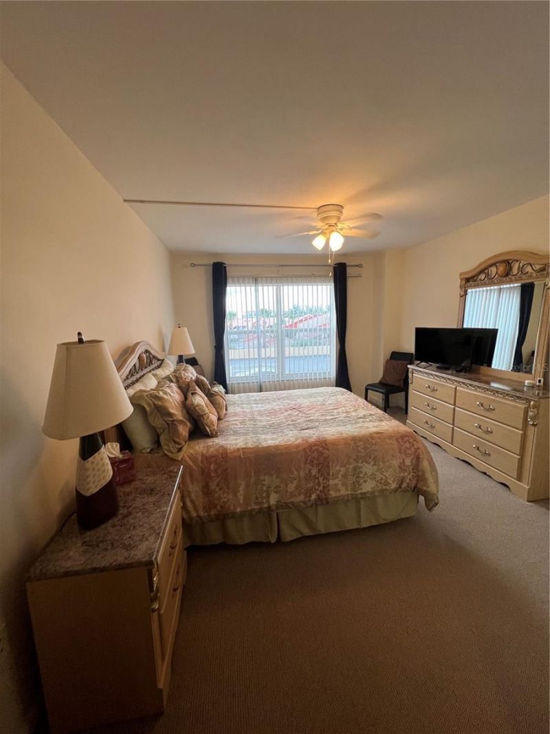 4900 Brittany Drive S, Unit 305, Saint Petersburg, FL 33715 Photo