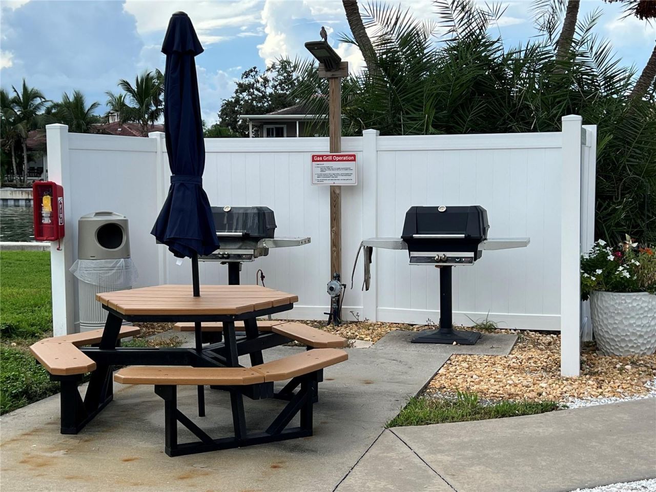 4900 Brittany Drive S, Unit 305, Saint Petersburg, FL 33715 Photo