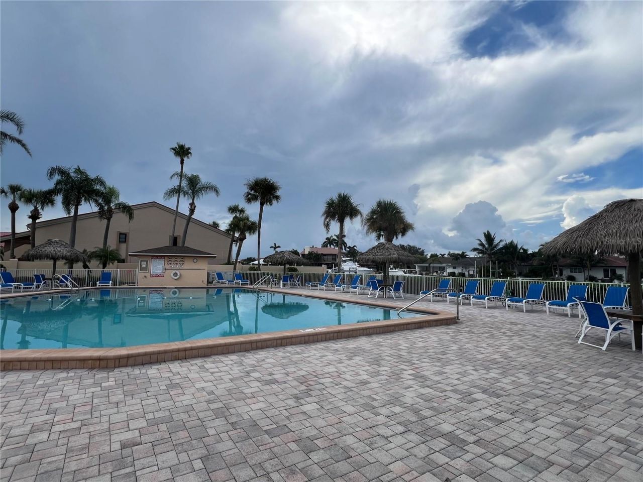 4900 Brittany Drive S, Unit 305, Saint Petersburg, FL 33715 Photo