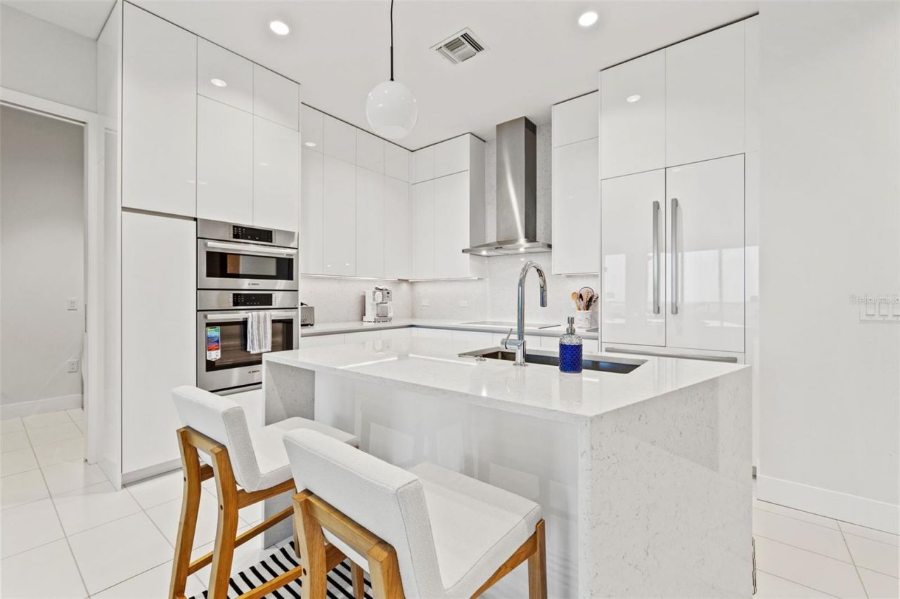 777 3rd Avenue N, Unit 1701, Saint Petersburg, FL 33701 Photo