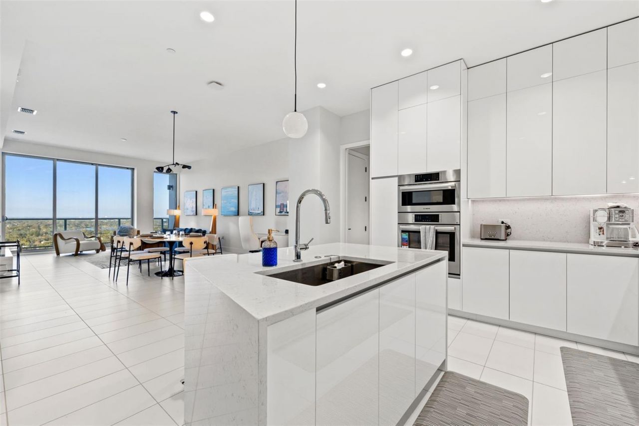 777 3rd Avenue N, Unit 1701, Saint Petersburg, FL 33701 Photo