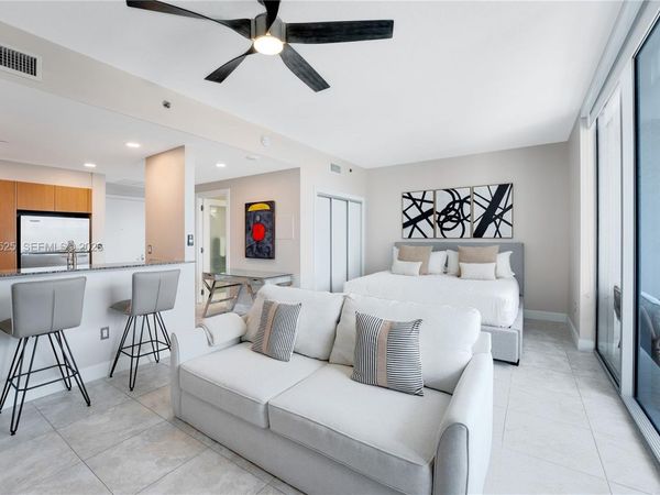 1060 Brickell Ave , Unit 3209, Miami, FL 33131