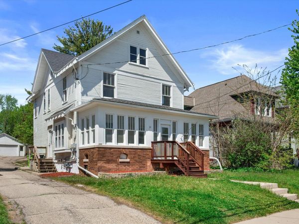 64 Union St, Hartford, WI 53027