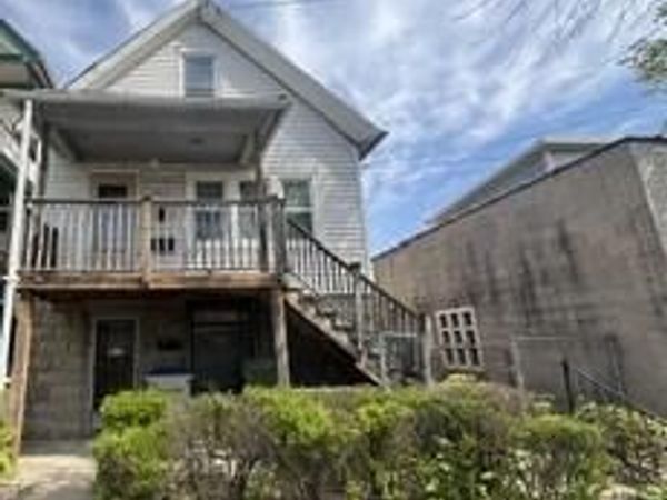 1016 E Land Pl, Unit 1018, Milwaukee, WI 53202